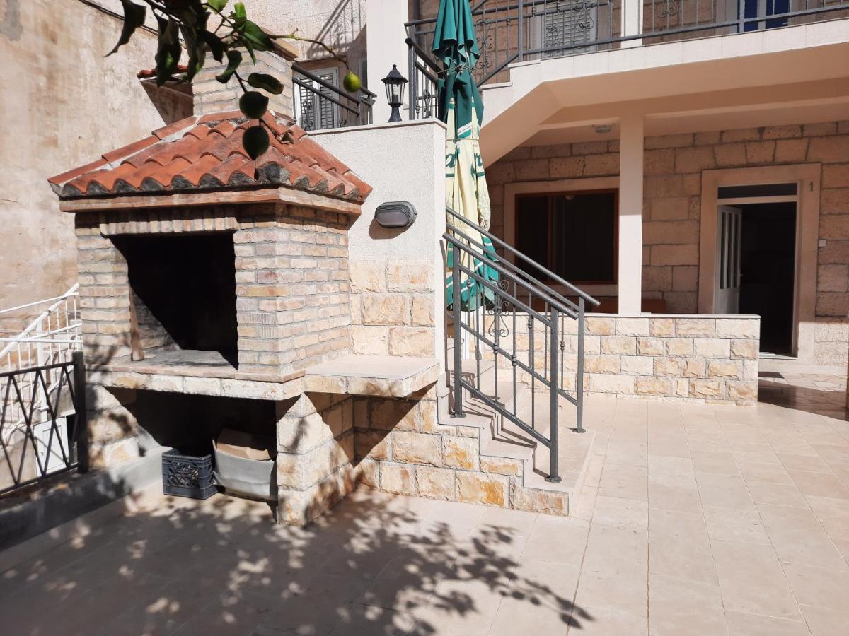 Apartments Villa Beba Komiža 外观 照片