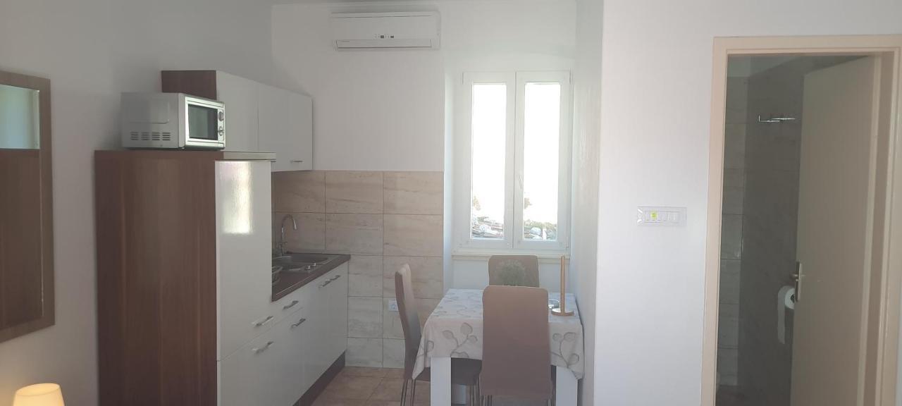Apartments Villa Beba Komiža 外观 照片