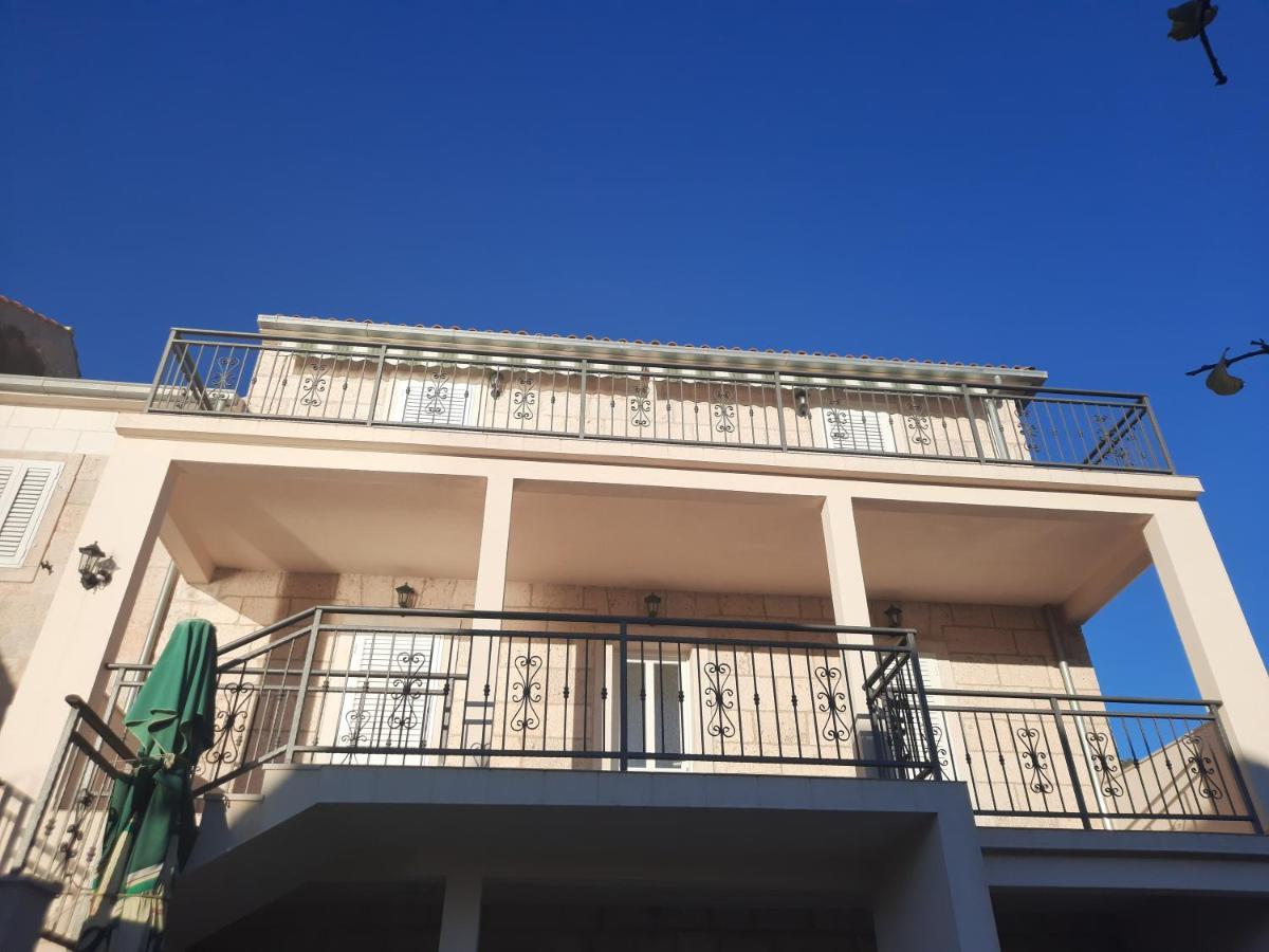 Apartments Villa Beba Komiža 外观 照片