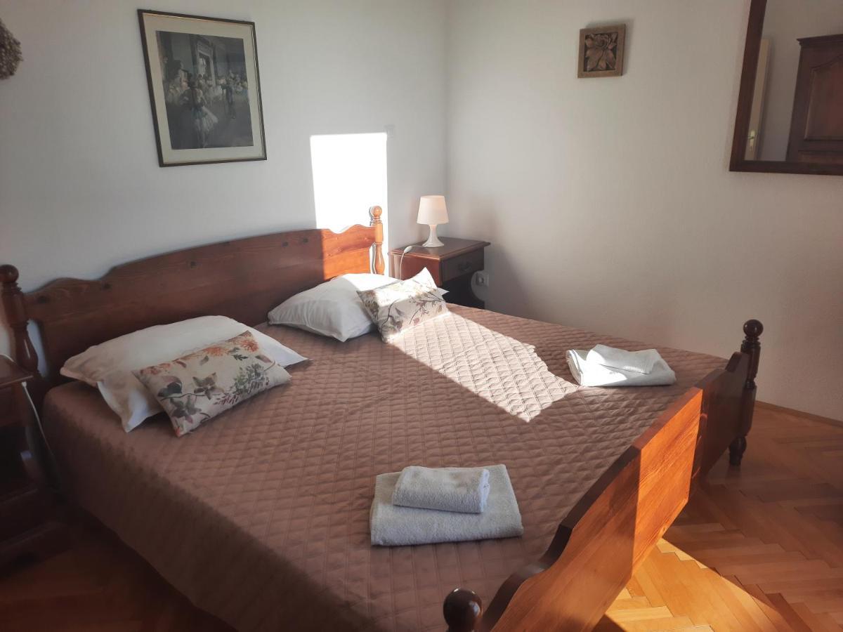 Apartments Villa Beba Komiža 外观 照片