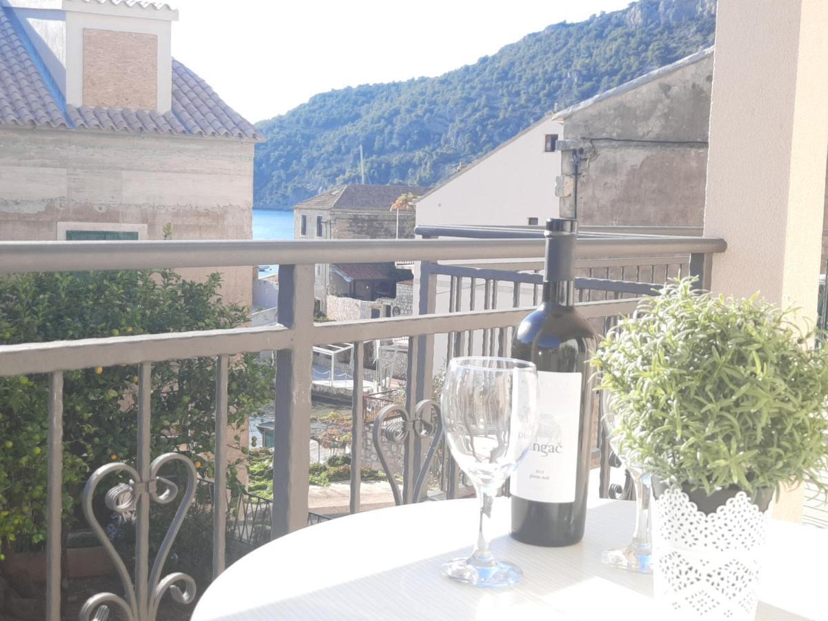 Apartments Villa Beba Komiža 外观 照片